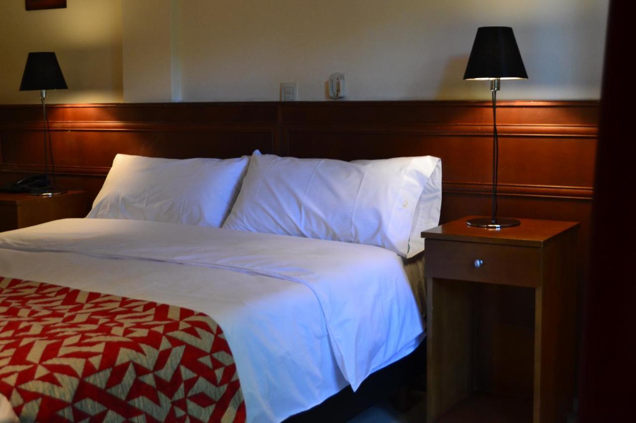 Hotel Espinillos Y 3*